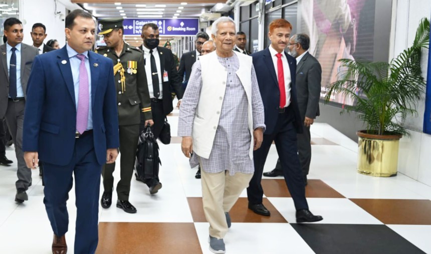 মালয়েশিয়া সফর শেষে দেশে ফিরলেন প্রধান উপদেষ্টা